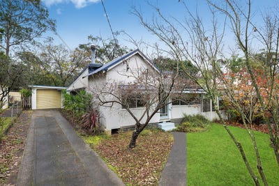 /international/au/12-birdwood-parade-hazelbrook-nsw-151355752/