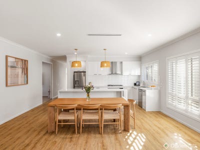 /international/au/9-atlantis-street-cowes-vic-148252044/