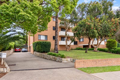 /international/au/8-138-military-road-guildford-nsw-152670196/