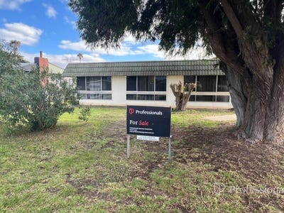 /international/au/129-burton-road-castletown-wa-152069456/