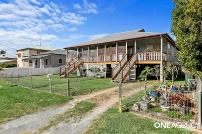 /international/au/49-bazaar-street-maryborough-qld-151637284/
