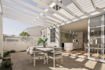 /international/au/16-hipwood-ave-coorparoo-qld-151326596/