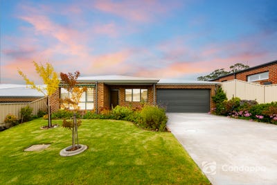 /international/au/8-moyes-court-neerim-south-vic-151218440/