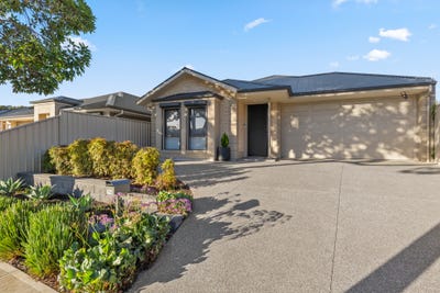 /international/au/29a-florence-avenue-blair-athol-sa-151597988/