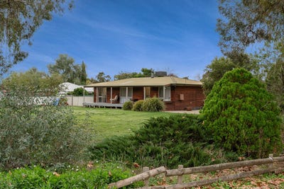 /international/au/13-15-victoria-street-howlong-nsw-151389960/