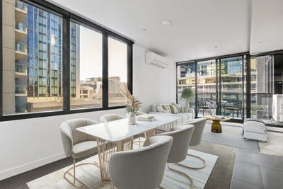 /international/au/901-7-katherine-place-melbourne-vic-151410468/