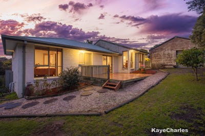 /international/au/60-lawrence-drive-berwick-vic-151363740/