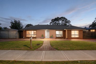 /international/au/11-circle-drive-north-cranbourne-vic-152653396/