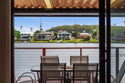 /international/au/36-11-shrike-court-burleigh-waters-qld-151542828/