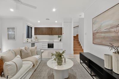 /international/au/66-27-sunflower-crescent-calamvale-qld-150760220/