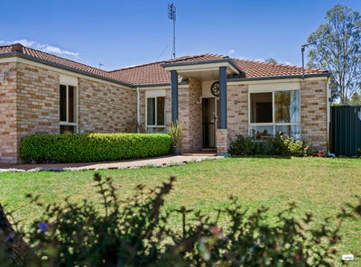 /international/au/7-watts-street-drayton-qld-152404588/