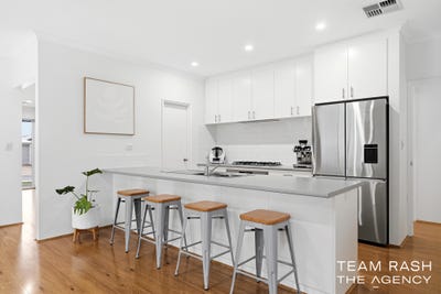 /international/au/19-featherleaf-elbow-banksia-grove-wa-151484356/