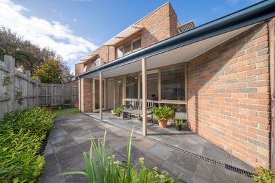 /international/au/7-128-130-beach-road-parkdale-vic-150782196/