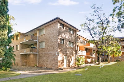 /international/au/13-28-conway-road-bankstown-nsw-151242588/