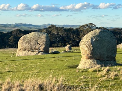 /international/au/corner-pyalong-road-powells-road-lancefield-vic-204529300/