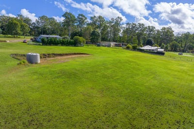 /international/au/22-samantha-drive-pie-creek-qld-204566808/