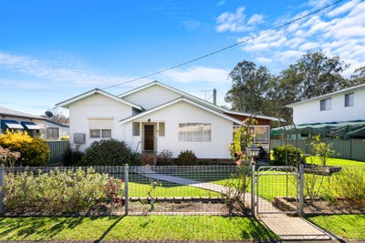/international/au/22-unumgar-street-woodenbong-nsw-151307956/