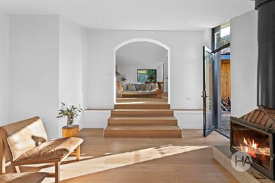 /international/au/34-st-ives-grove-mount-martha-vic-148047408/