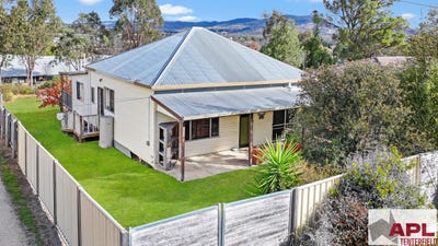 /international/au/105-martin-street-tenterfield-nsw-151220548/