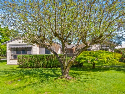 /international/au/11-golf-links-drive-tocumwal-nsw-152625036/