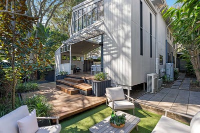 /international/au/27-alma-street-thorneside-qld-151976792/