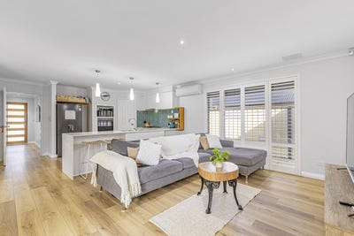 /international/au/8-myall-fairway-clarkson-wa-151443724/