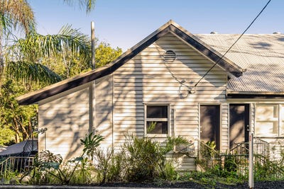 /international/au/10-dukinfield-street-bowen-hills-qld-151408916/