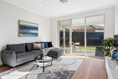 /international/au/8-heracles-avenue-riverton-wa-151534972/