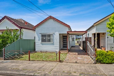 /international/au/35-yillowra-street-auburn-nsw-152681708/