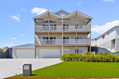 /international/au/19-hackney-way-yanchep-wa-152519396/