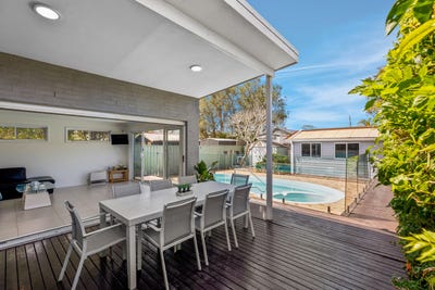 /international/au/2-honeysuckle-street-umina-beach-nsw-152461056/