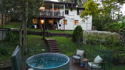 /international/au/9-mckenzie-road-woombye-qld-151635812/
