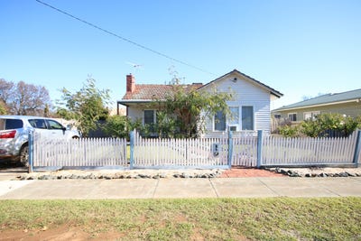 /international/au/12-hopetoun-street-rochester-vic-148451796/