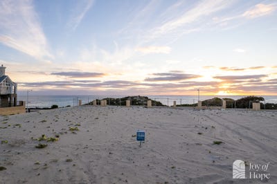 /international/au/166-beachside-drive-burns-beach-wa-204680732/