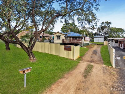 /international/au/98-drayton-street-laidley-qld-151540336/