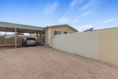 /international/au/unit-3-23-george-street-wallaroo-sa-150701696/