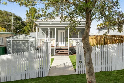 /international/au/6-hillview-avenue-newtown-qld-148633060/
