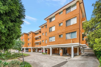 /international/au/12-10-clifford-avenue-canley-vale-nsw-150608424/