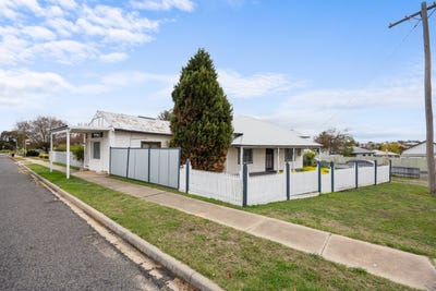 /international/au/5-dawson-street-stawell-vic-151332748/