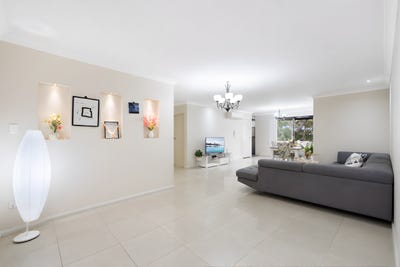 /international/au/48-17-27-rickard-road-bankstown-nsw-151215396/
