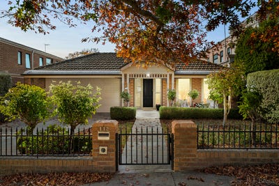 /international/au/112-clyde-street-box-hill-north-vic-151045164/