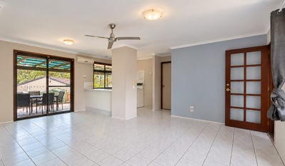 /international/au/17-alexander-drive-highland-park-qld-152469200/