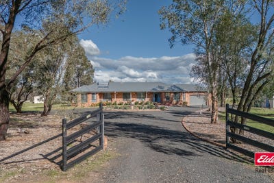 /international/au/35r-debeaufort-drive-dubbo-nsw-151940268/