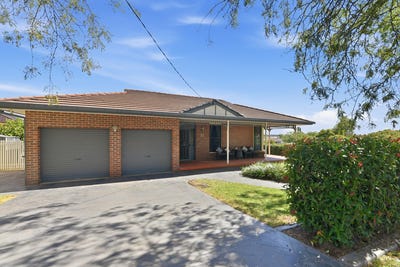 /international/au/77-links-road-gunnedah-nsw-150937268/