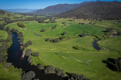 /international/au/-murray-river-road-pine-mountain-vic-700399996/
