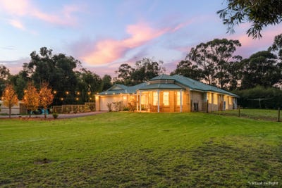 /international/au/25-hillview-close-serpentine-wa-151617920/