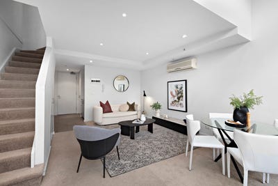 /international/au/910-57-bay-street-port-melbourne-vic-151059112/