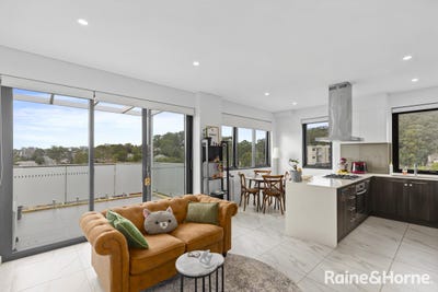 /international/au/501-47-beane-street-gosford-nsw-151180344/