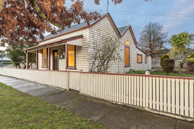 /international/au/17-hunt-street-ballarat-east-vic-148518872/?lang=en