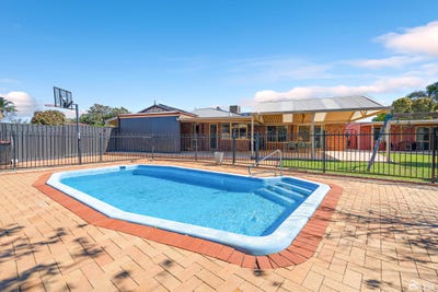 /international/au/22-gaze-court-armadale-wa-152627636/
